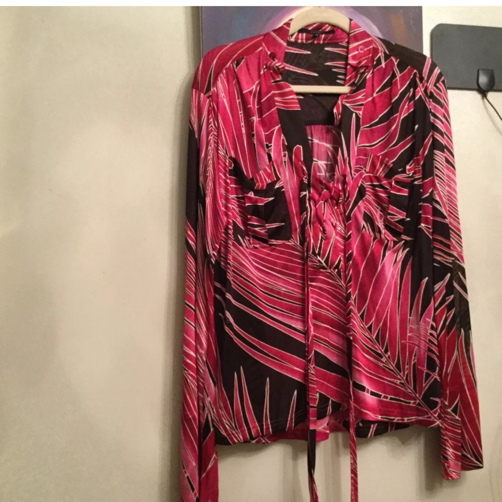 Gucci with logo blouse Sz  Eu 42 USA 8-12made Italy